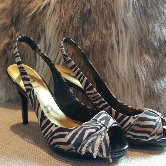 Unisa Tiger Stripe Slingback SIZE 7.5 - Picture 2 of 7